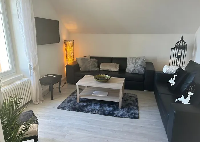 La Maison Bleue A 2 Pas Du Lac Du Neuchatel