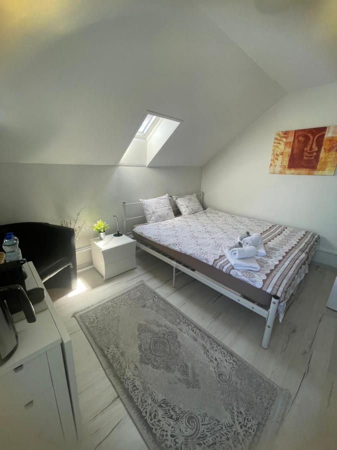 La Maison Bleue A 2 Pas Du Du Neuchatel गेस्ट हाउस