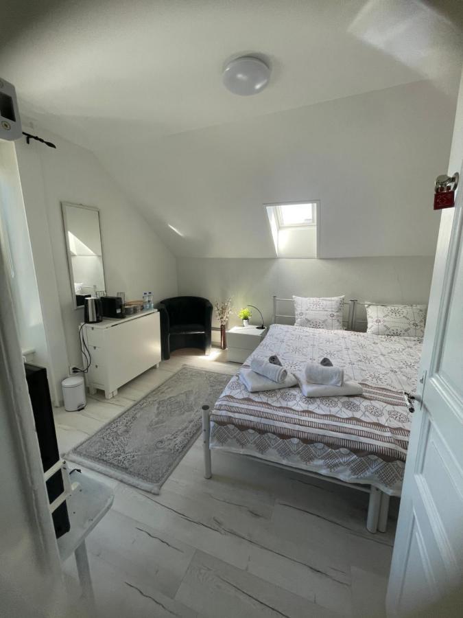 La Maison Bleue A 2 Pas Du Du Neuchatel *