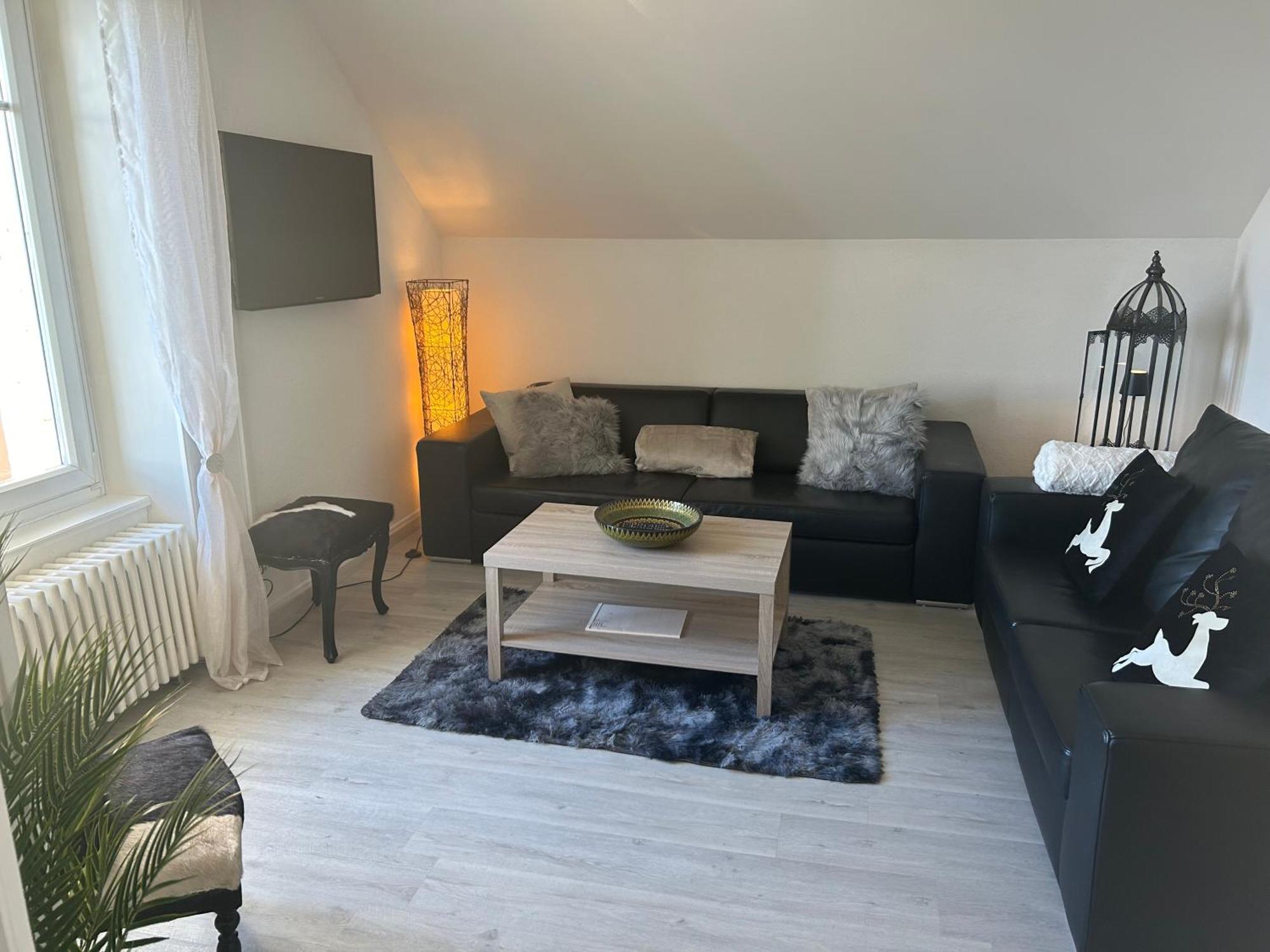 La Maison Bleue A 2 Pas Du Du Neuchatel गेस्ट हाउस *