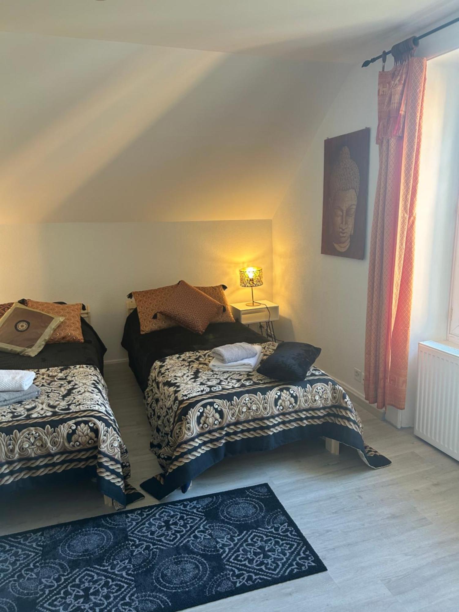 La Maison Bleue A 2 Pas Du Du Neuchatel गेस्ट हाउस